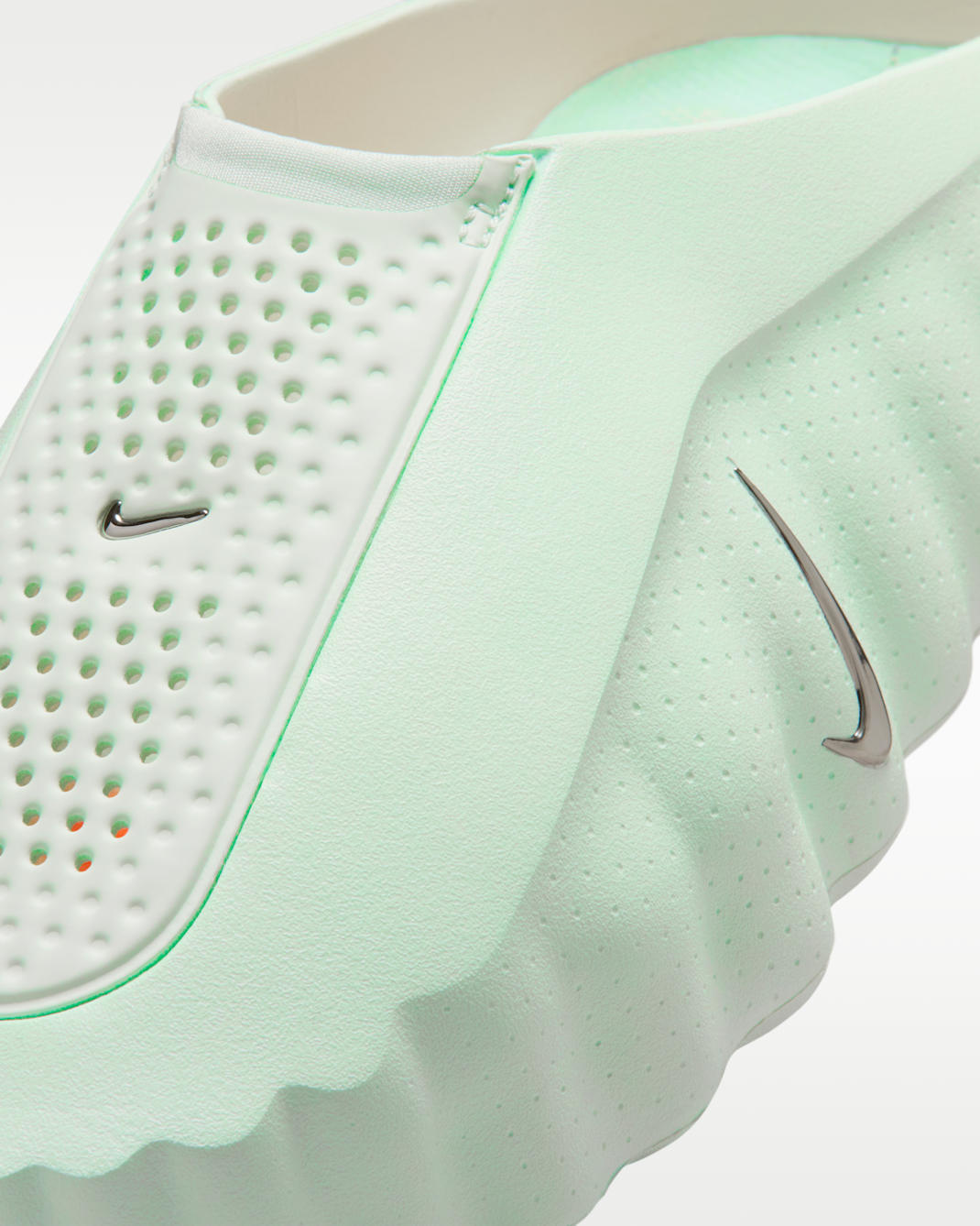 Nike Mind 001