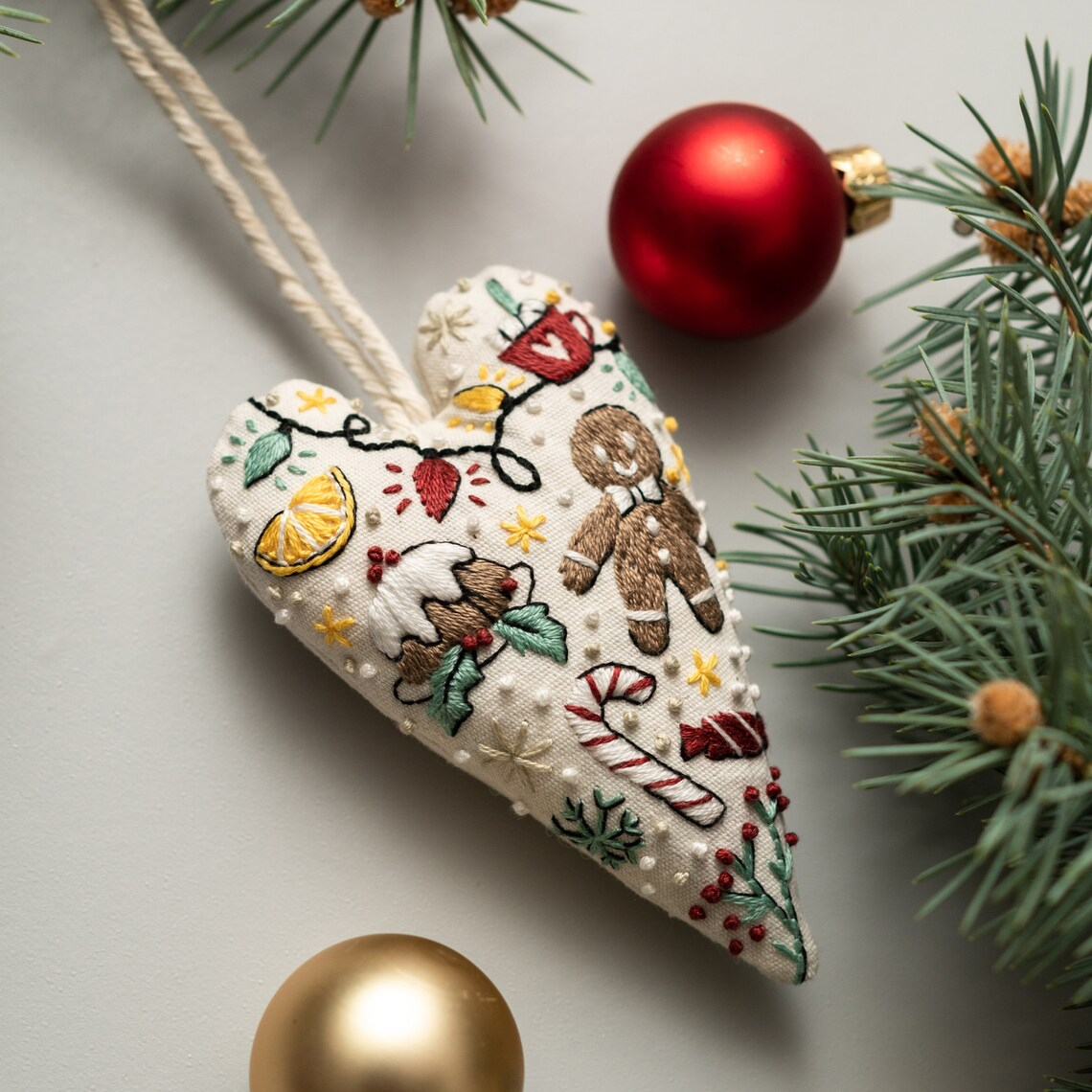 DIY Ornament for Christmas in the shape of a heart