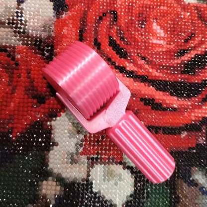 💎✨New 3D Printed Diamond Painting Roller Tool Handmade DIY Diamond-Studding Reinforcement Roller Pressure Diamond Wheel Fixer