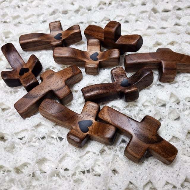 ✝️100% Handmade Wooden Cross My Heart(𝐉𝐚𝐦𝐞𝐬 𝐁𝐨𝐭𝐭𝐨𝐦𝐬 𝐇𝐚𝐧𝐝𝐦𝐚𝐝𝐞®)