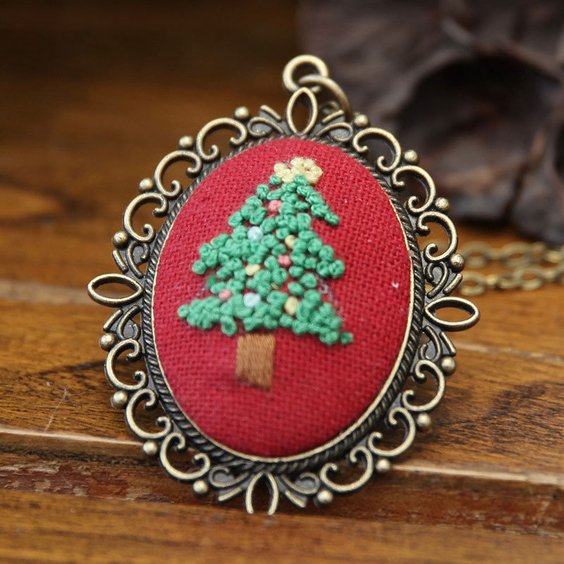 DIY Necklace - Christmas tree