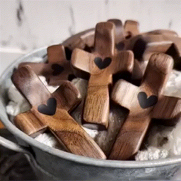 ✝️100% Handmade Wooden Cross My Heart(𝐉𝐚𝐦𝐞𝐬 𝐁𝐨𝐭𝐭𝐨𝐦𝐬 𝐇𝐚𝐧𝐝𝐦𝐚𝐝𝐞®)
