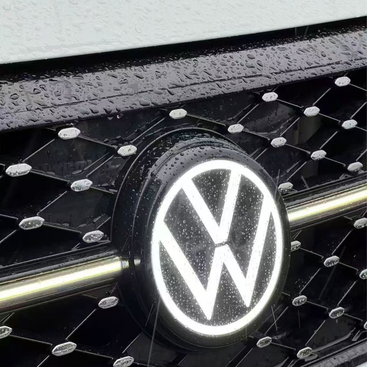 3D LED Luminous Car Logo Emblem Glow in the Dark