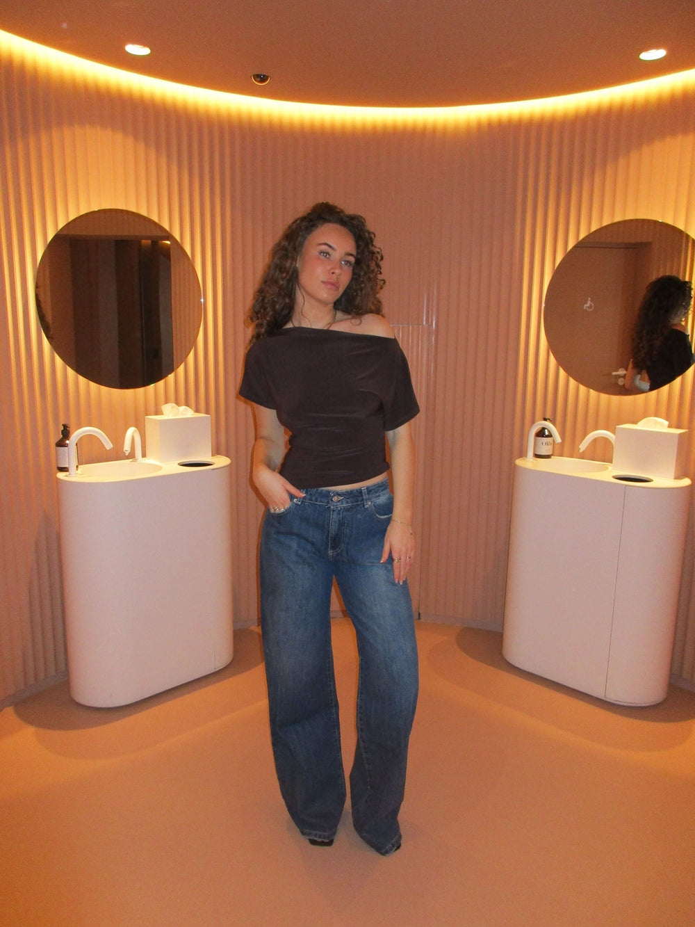 ONE-SHOULDER T-SHIRT