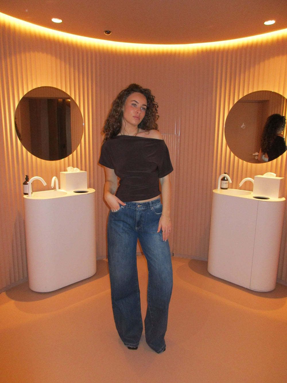 ONE-SHOULDER T-SHIRT