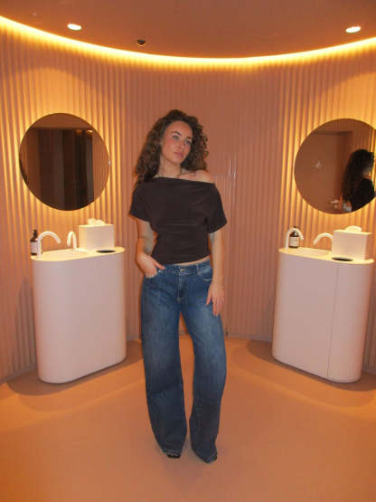 ONE-SHOULDER T-SHIRT