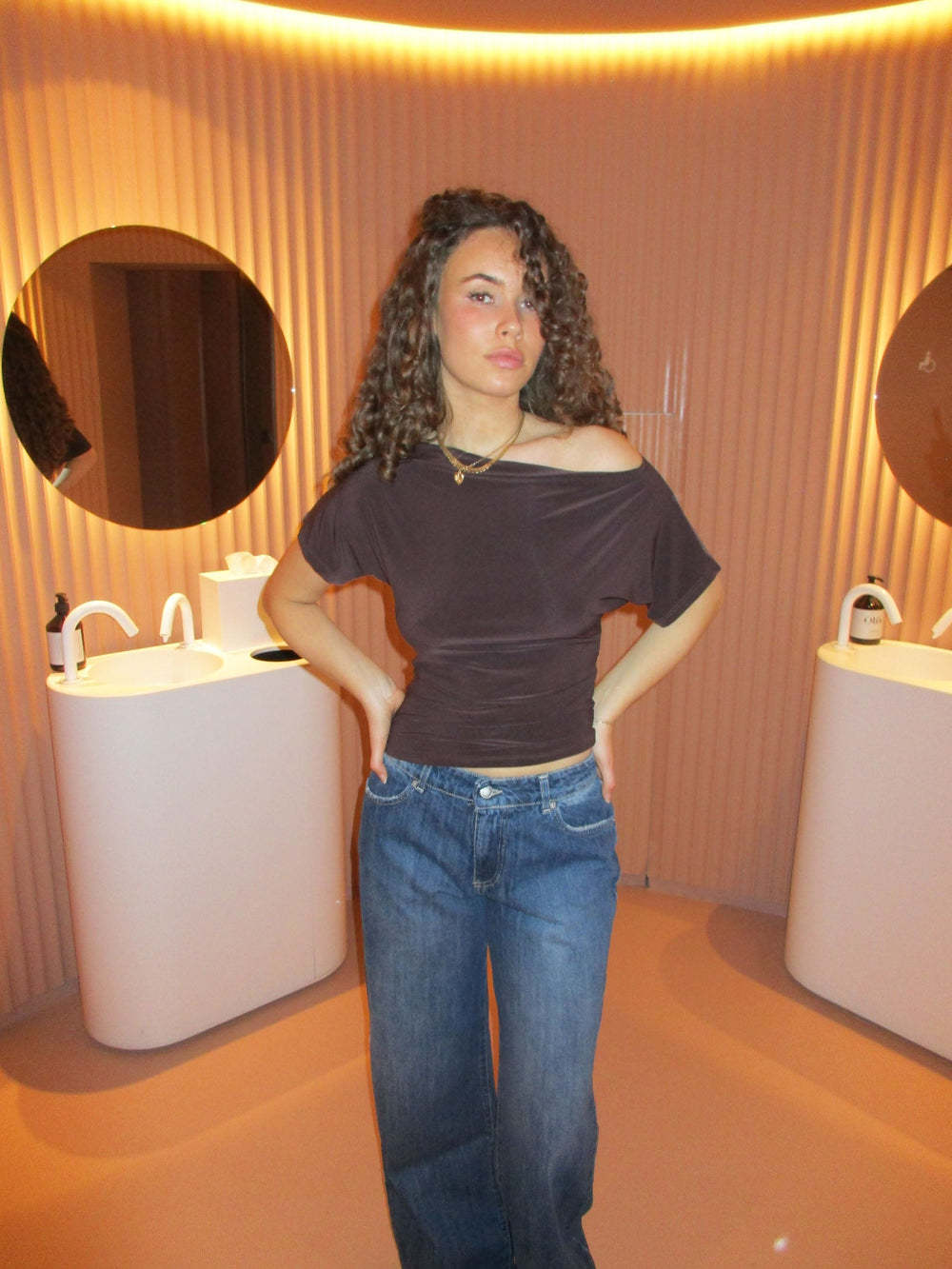 ONE-SHOULDER T-SHIRT