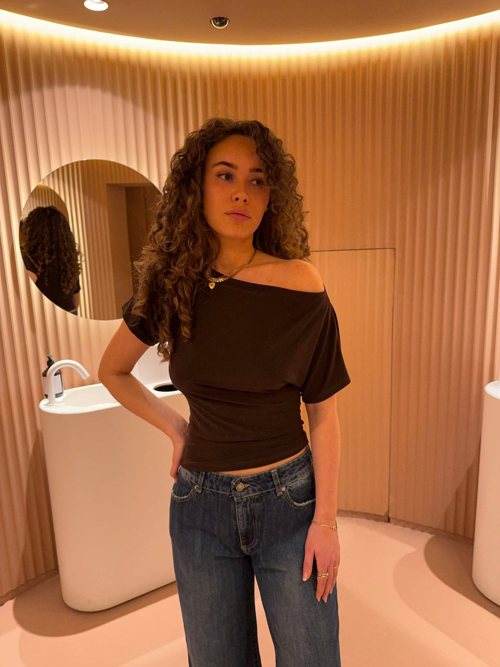 ONE-SHOULDER T-SHIRT