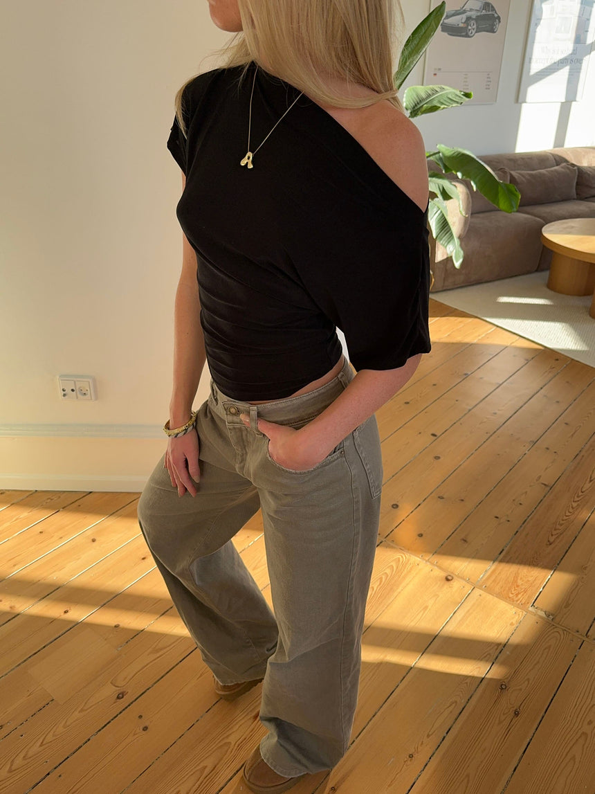 ONE-SHOULDER T-SHIRT