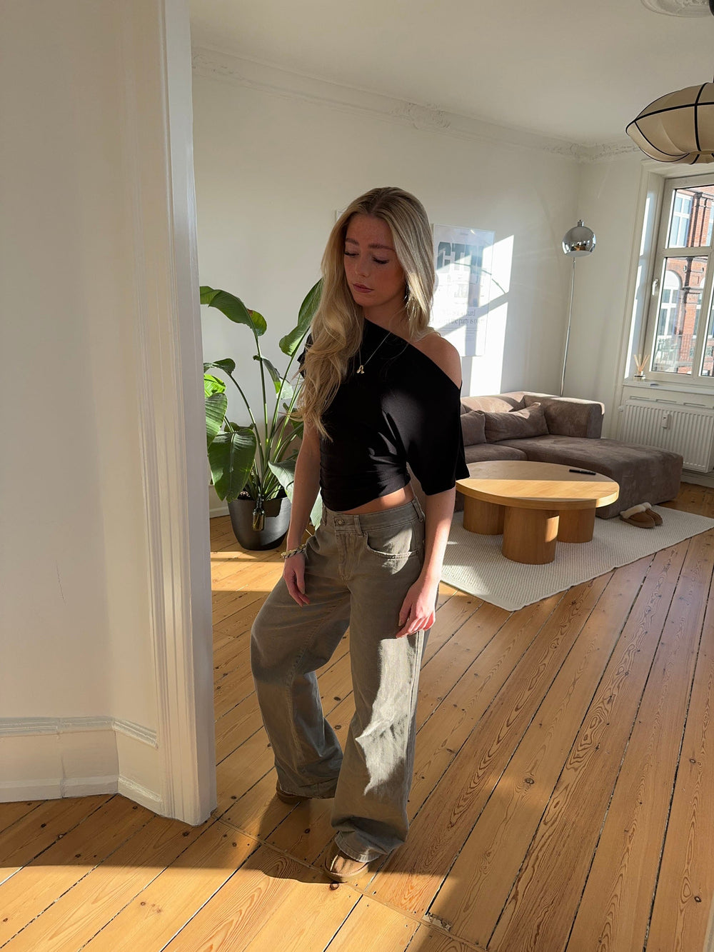 ONE-SHOULDER T-SHIRT