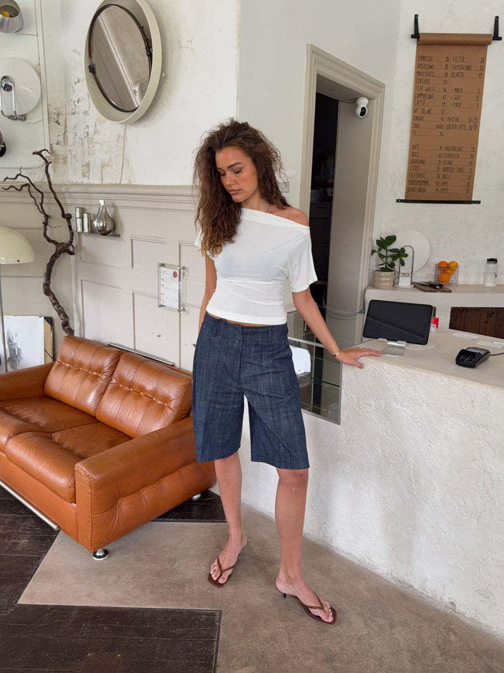 ONE-SHOULDER T-SHIRT