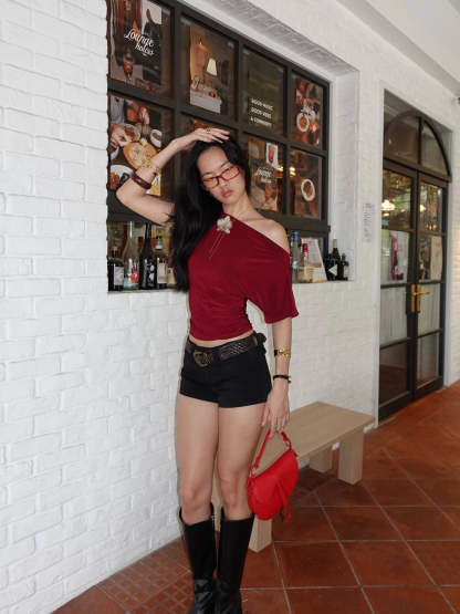 ONE-SHOULDER T-SHIRT