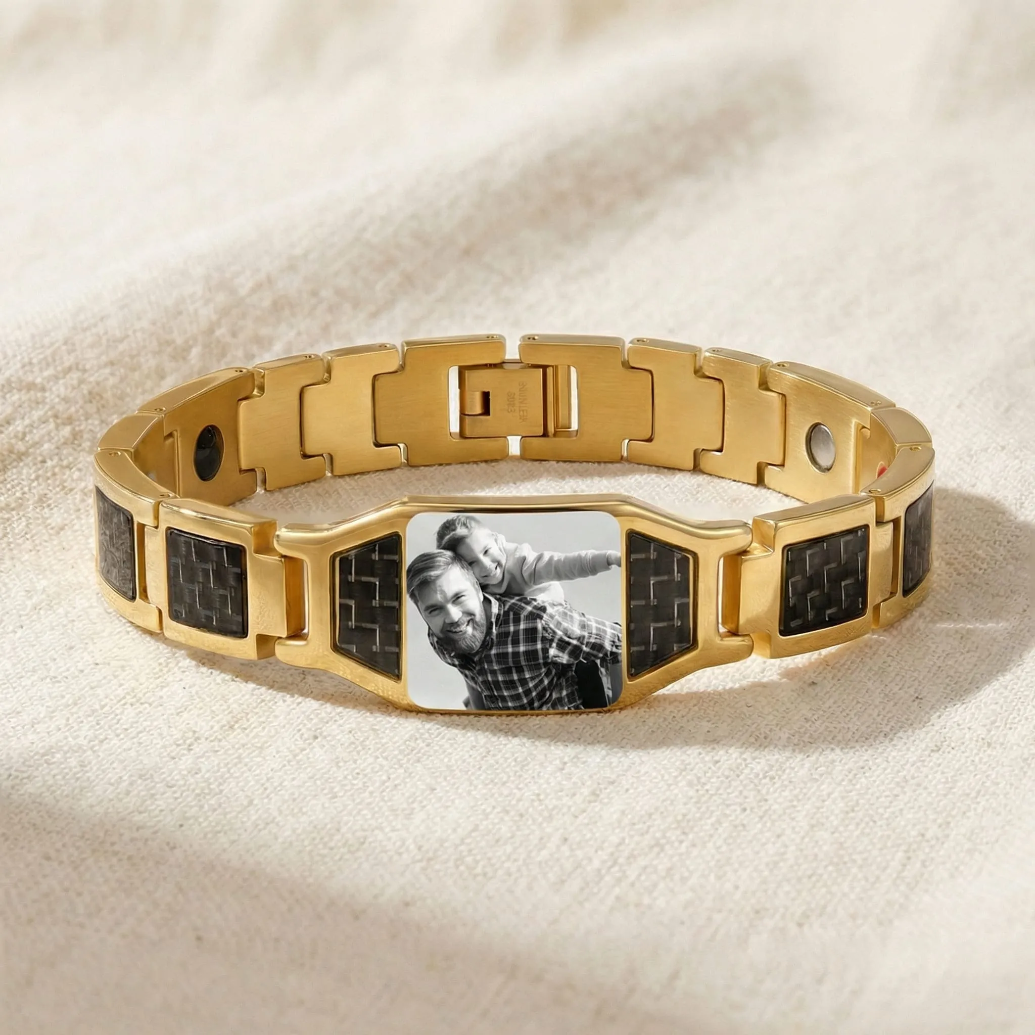 Customizable carbon fiber photo bracelet