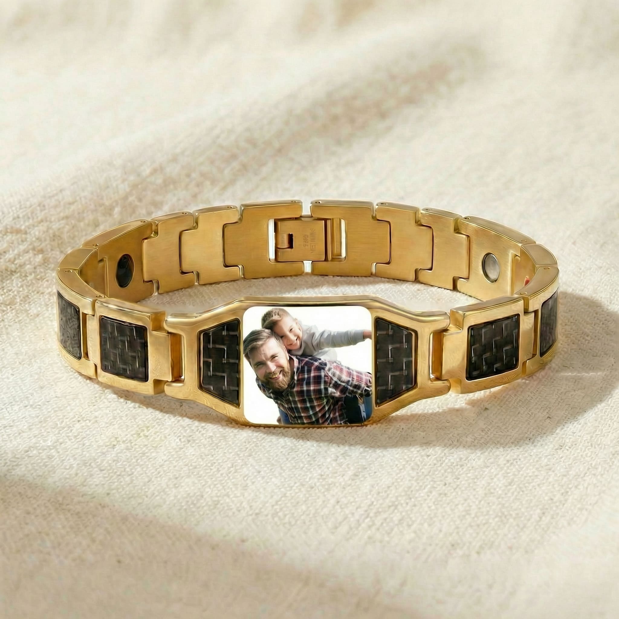Customizable carbon fiber photo bracelet