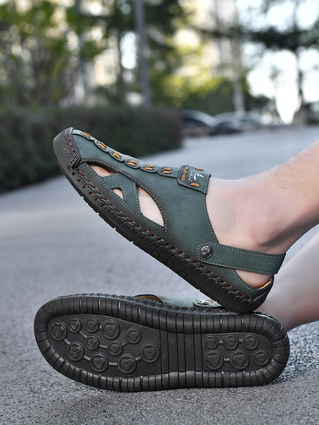NOW 55% OFF💧Closed-Toe Non-Slip Sandals, Lightweight & Breathable for Summer Hiking & Daily Walks