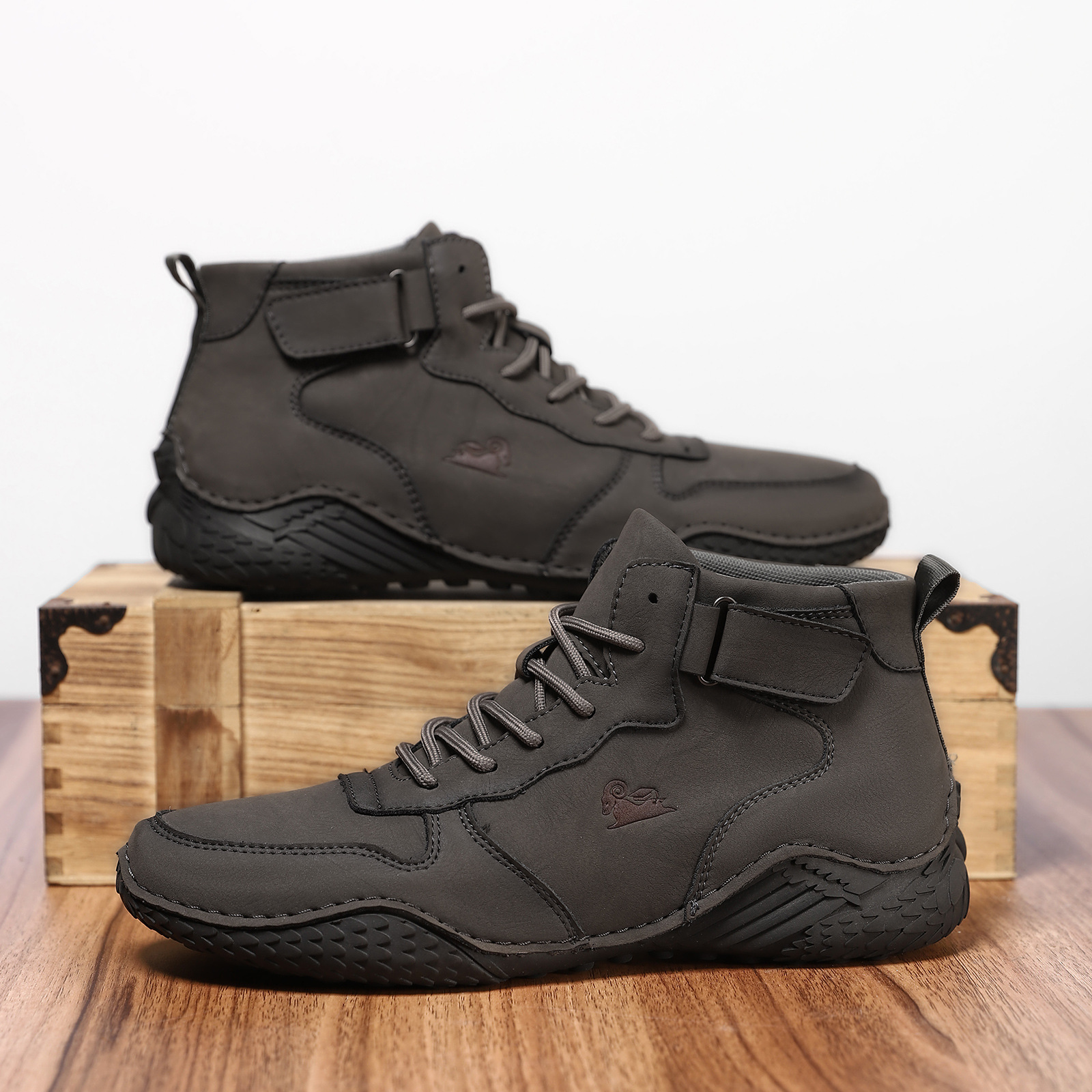 New product60% OFF🔥Casual leather arch support non-slip wear-resistant high-top Hiking Shoes