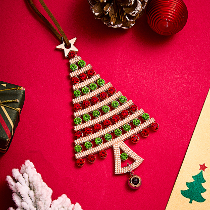 Personalized Photo Projection Ornaments Diamond Christmas Tree Shape Ornaments Christmas Tree Decoration Ornaments for Christmas Gifts