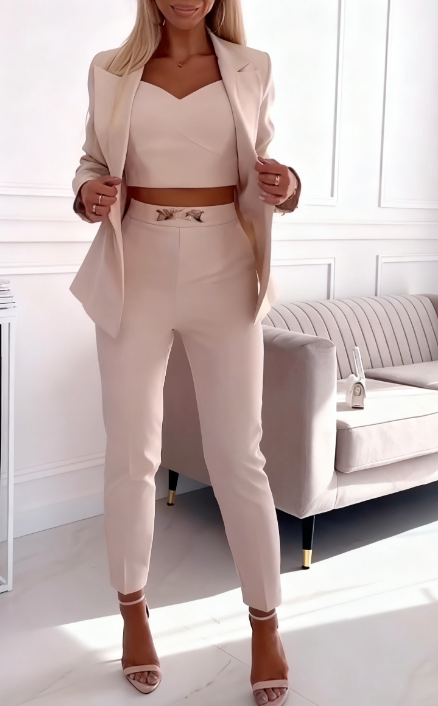 Damski, casualowy garnitur w jednolitym kolorze, z długimi rękawami i klapami