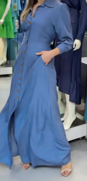 Jednorzędowa dopasowana spódnica maxi z jeansu z klapami