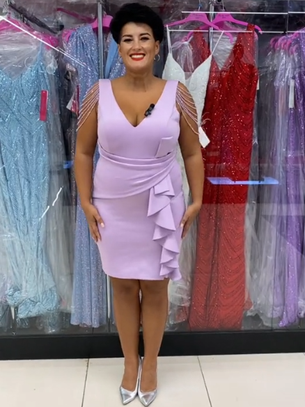 🌸2025 Sukienka koktajlowa z dekoltem w serek i stylowymi falbankami po bokach