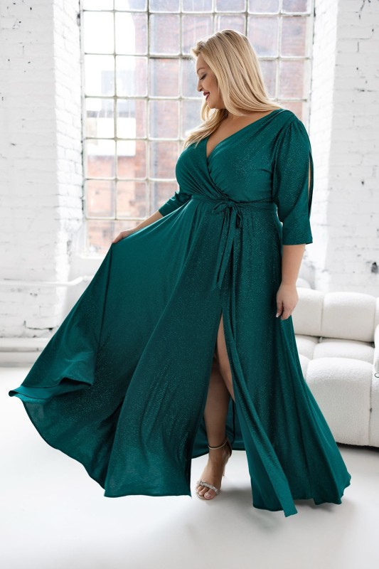Brokatowa sukienka maxi plus size z rękawkiem
