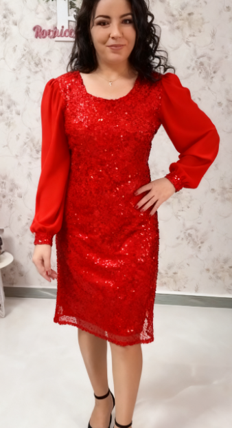 Elegancka, oversize'owa sukienka z cekinami