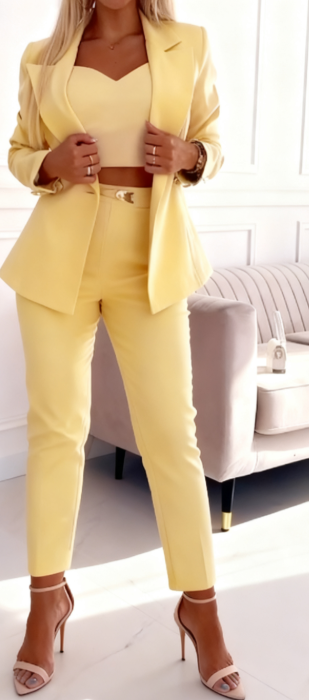 Damski, casualowy garnitur w jednolitym kolorze, z długimi rękawami i klapami