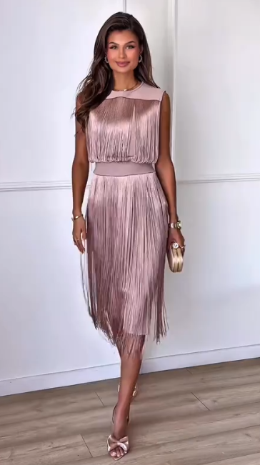 👗Sukienka bez rękawów z frędzlami