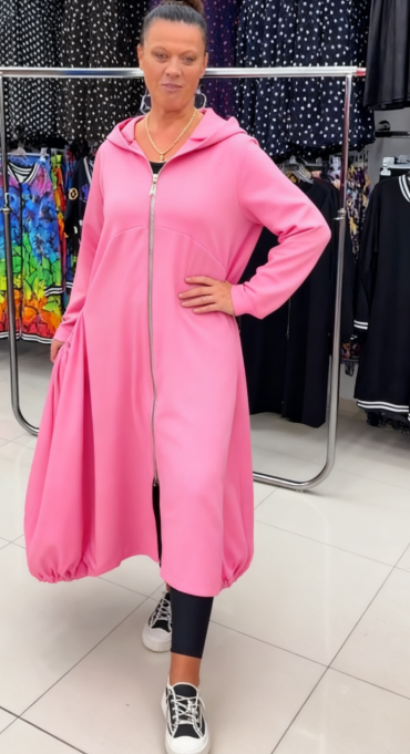 Długi płaszcz z kapturem i zamkiem błyskawicznym