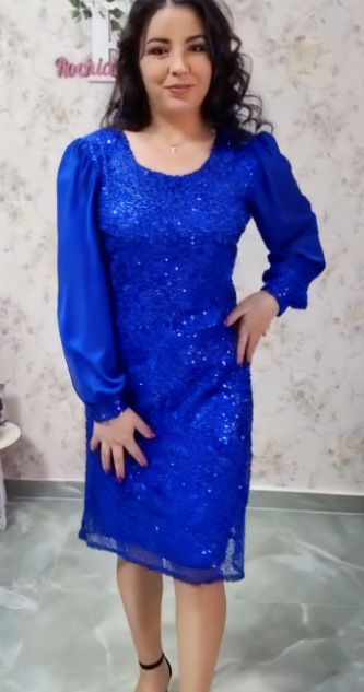 Elegancka, oversize'owa sukienka z cekinami
