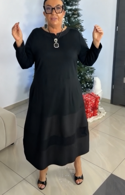 Sukienka z długim rękawem i okrągłym dekoltem