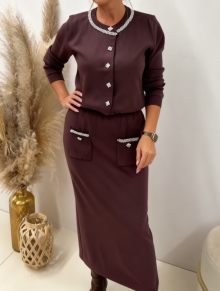 Damski garnitur casualowy z okrągłym dekoltem i kieszeniami