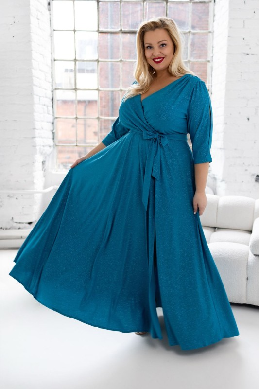Brokatowa sukienka maxi plus size z rękawkiem