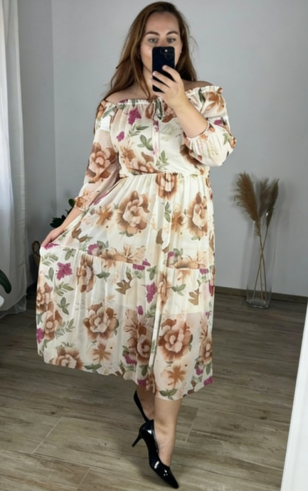 Sukienka z odkrytymi ramionami i półrękawem w nadruku