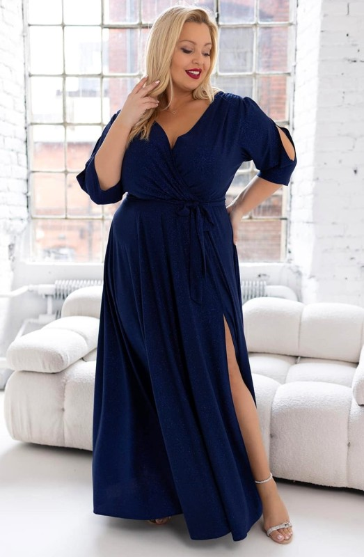 Brokatowa sukienka maxi plus size z rękawkiem