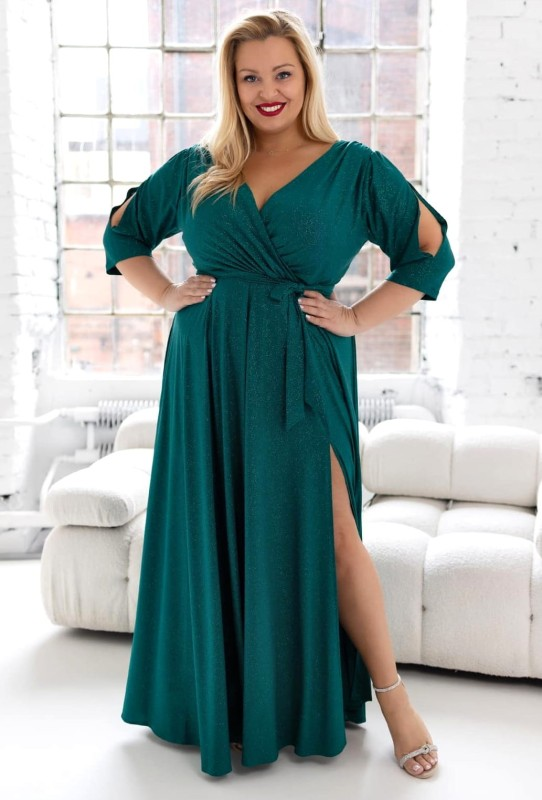 Brokatowa sukienka maxi plus size z rękawkiem