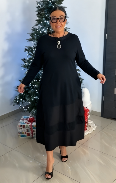 Sukienka z długim rękawem i okrągłym dekoltem