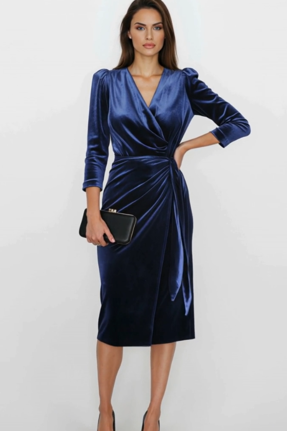 Sukienka z dekoltem w serek, plisowany fason, długie rękawy