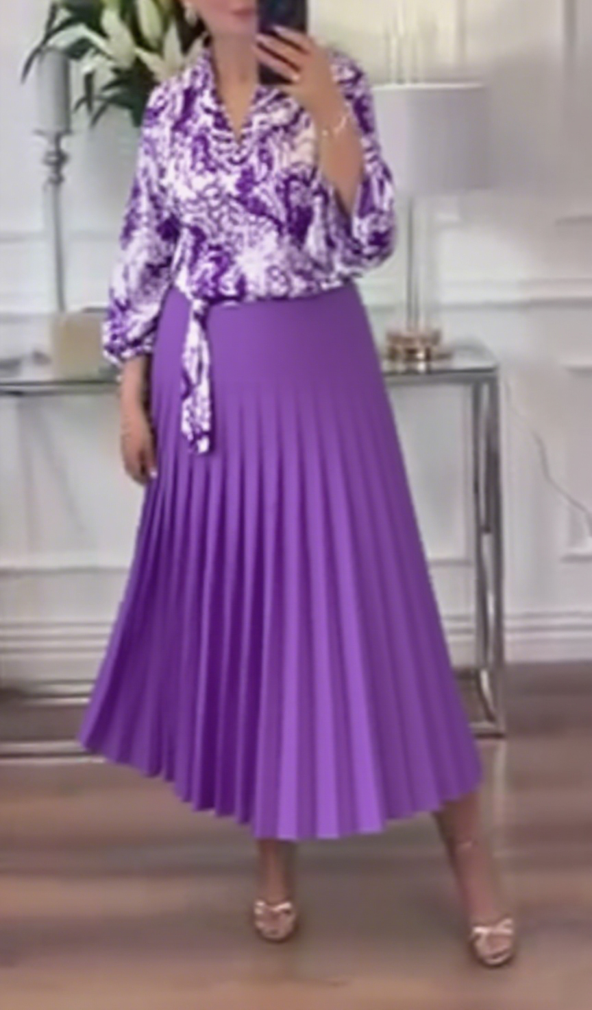 Sukienka z nadrukiem artystycznym