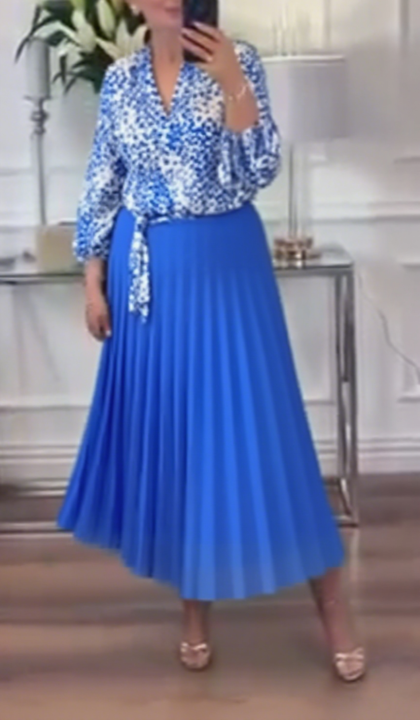 Sukienka z nadrukiem artystycznym