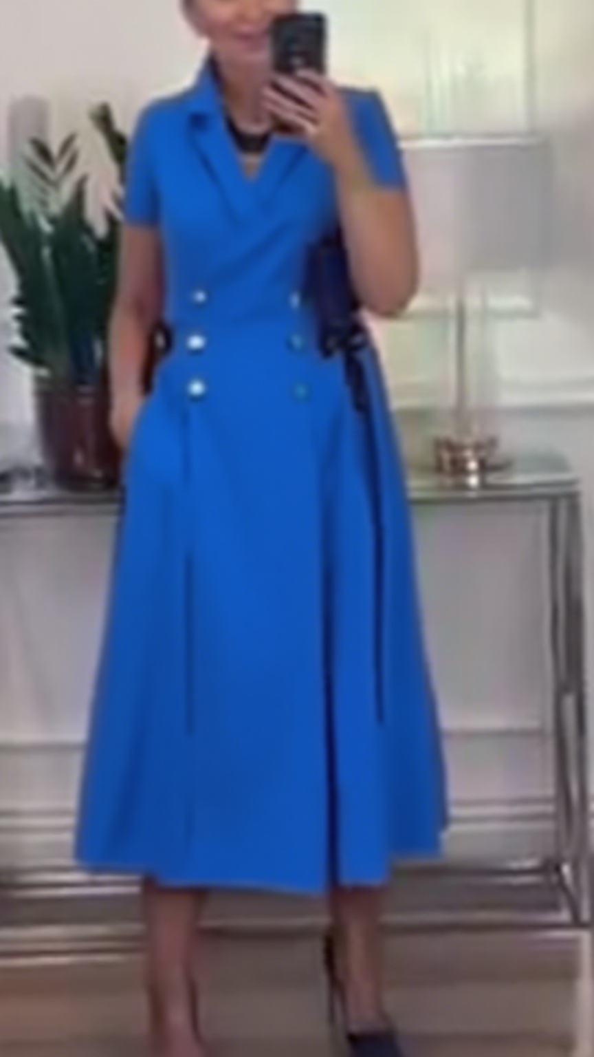 Suknia elegancka z guzikami