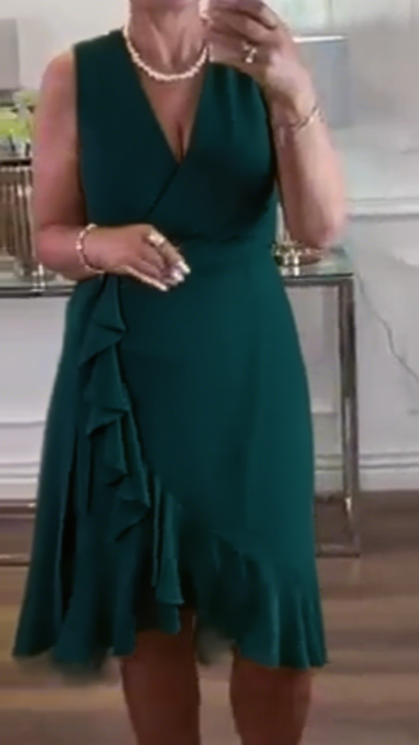 Suknia ozdobna z falbankami