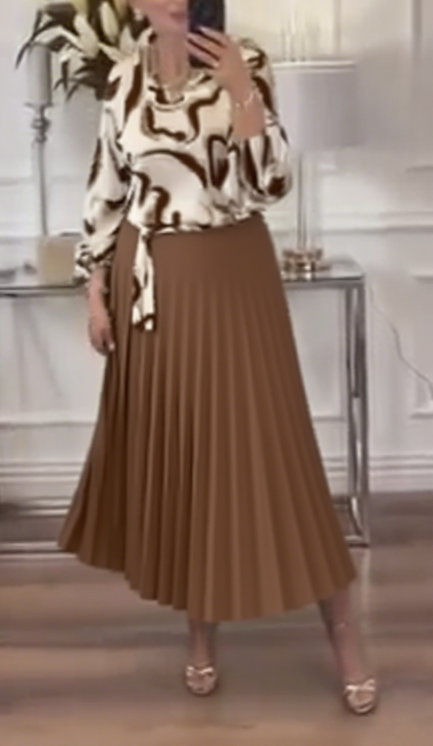 Sukienka z nadrukiem artystycznym