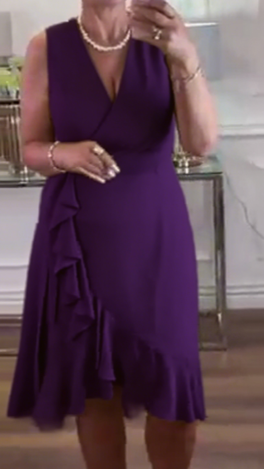 Suknia ozdobna z falbankami