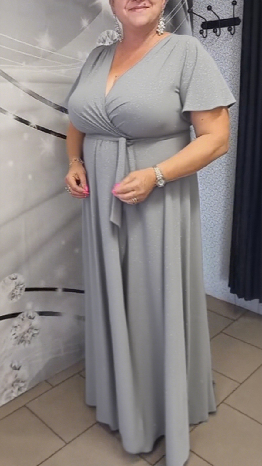 Elegancka Sukienka z Dekoltem V