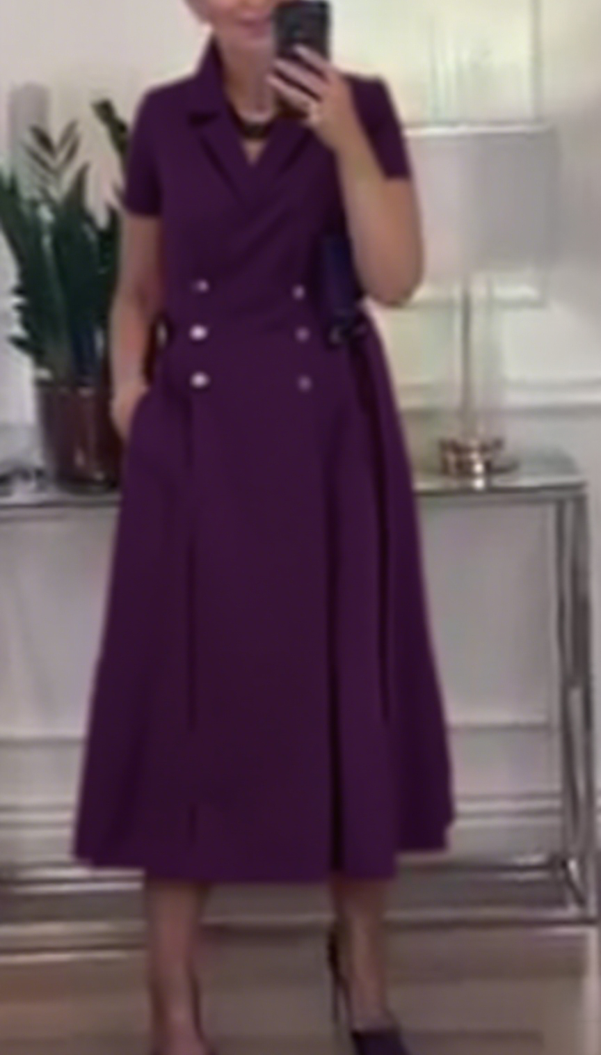 Suknia elegancka z guzikami