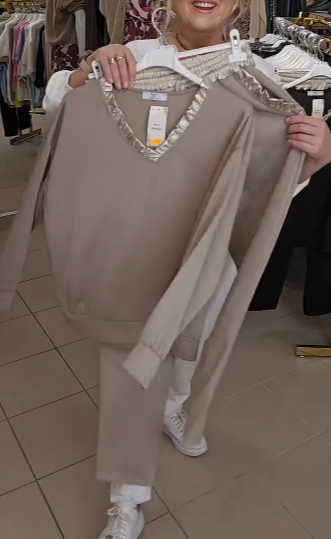 Stylowa Biała Sukienka