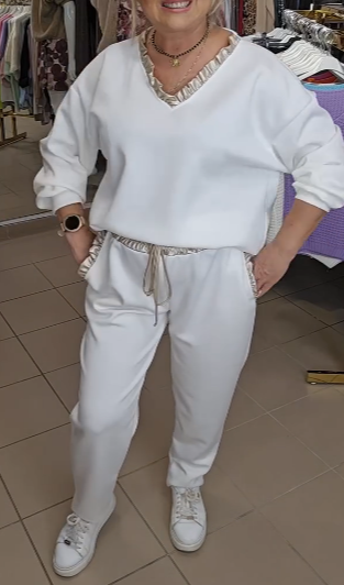 Stylowa Biała Sukienka