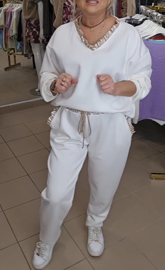 Stylowa Biała Sukienka