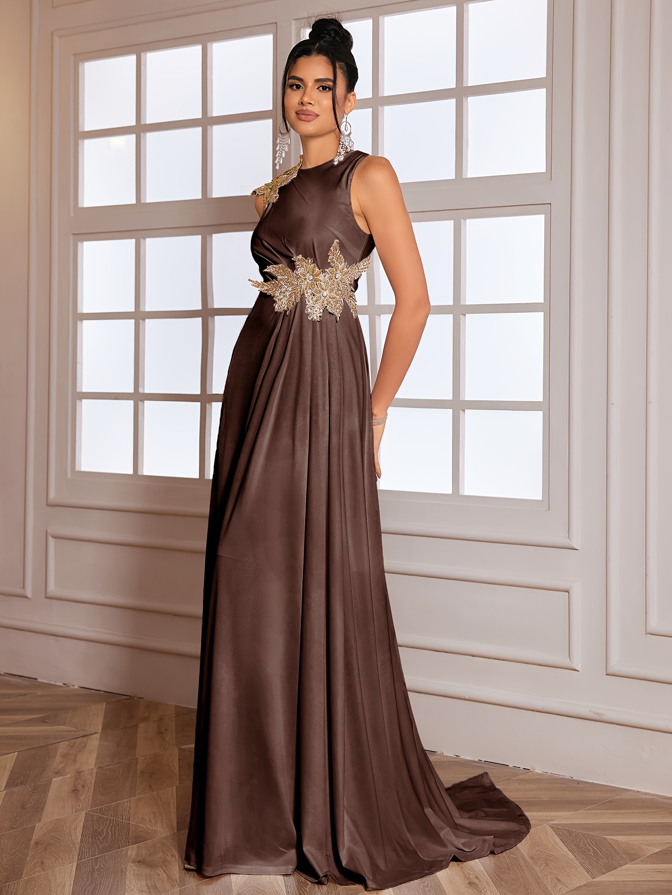 Elegancka sukienka imprezowa bez rękawów dla kobiet